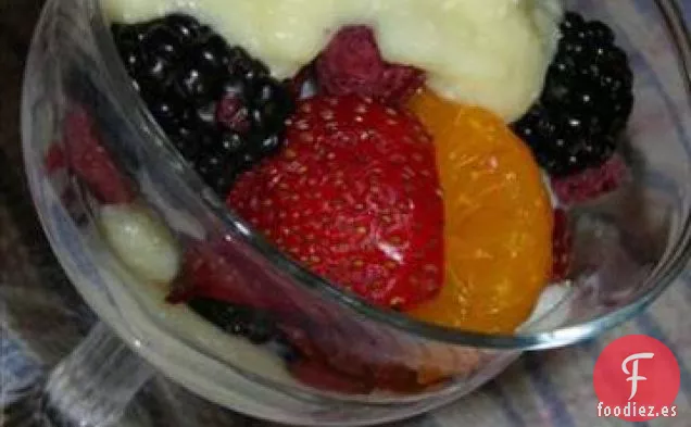 Fruta Fresca Con Salsa Natillas De Vainilla