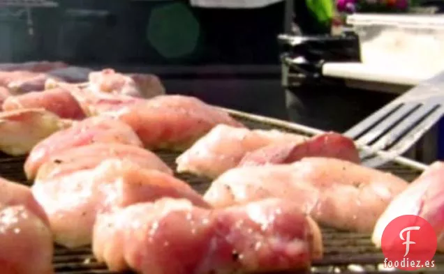 Lubina a la Parrilla con Salsa de Chile Tailandés