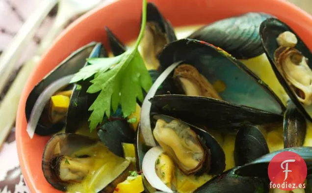 Mejillones En Caldo De Azafrán