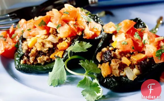 Poblanos Rellenos De Cerdo Y Fruta