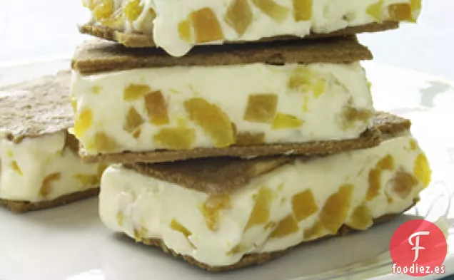 Sándwiches de Helado de Albaricoque y Almendras