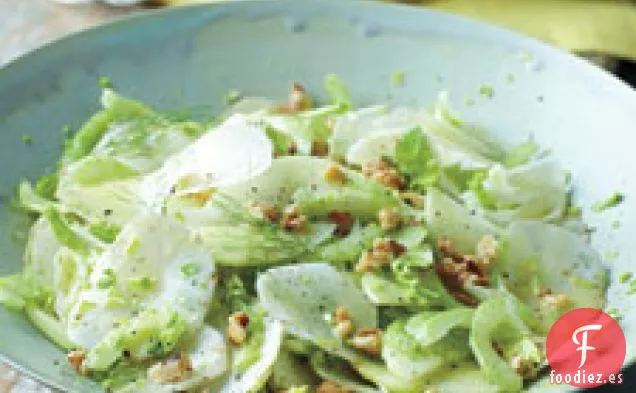 Ensalada De Apio, Choca Solar Y Manzana Verde Con Nueces Y Mustar