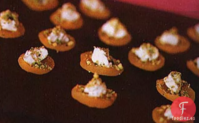 Albaricoques Secos con Queso de Cabra y Pistachos