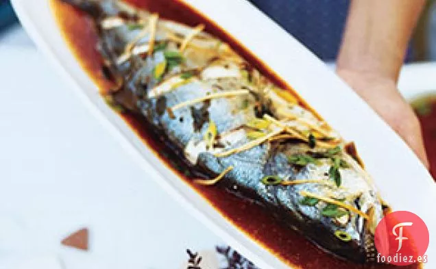 Pescado Al Vapor Con Cebolletas Y Jengibre