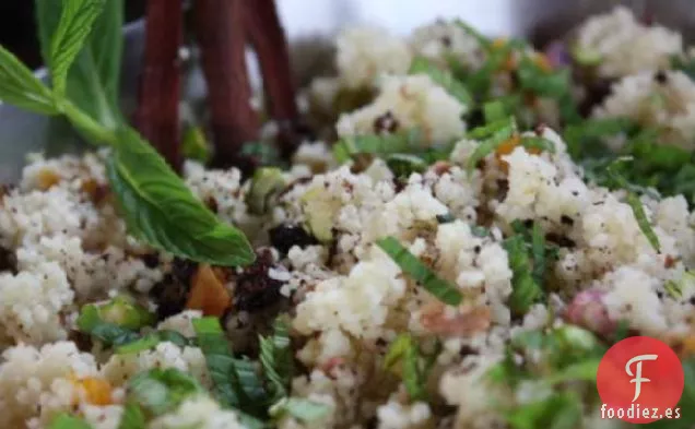 Cuscús Con Orejones, Grosellas y Pistachos