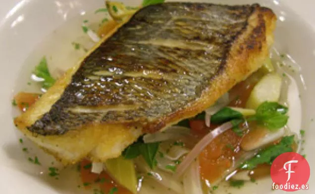 Pescado En Caldo De Verduras