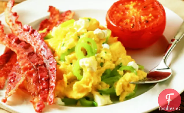 Revuelto de Queso Feta, Pimientos de Plátano y Cebollino