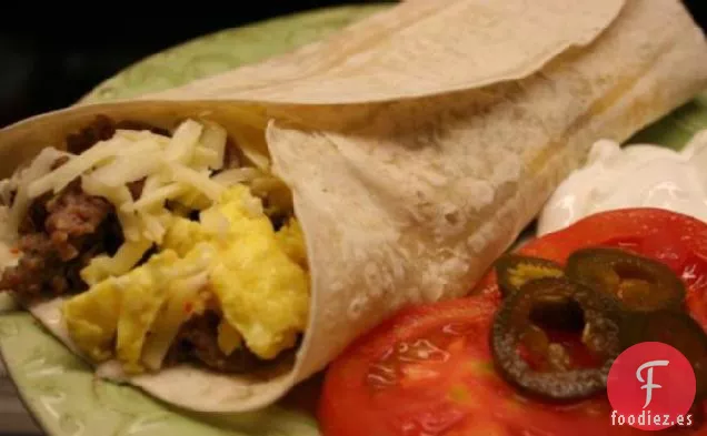 Burrito de Desayuno con Huevos y Salchichas