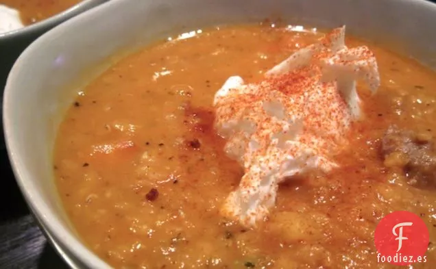 Sopa De Lentejas Rojas Con Salchicha + Un Huevo Escalfado