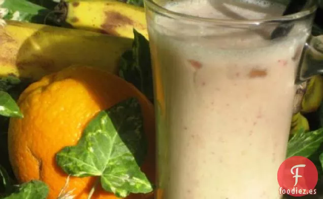 Batido Saludable de Fresa, Naranja, Plátano y Leche de Soja