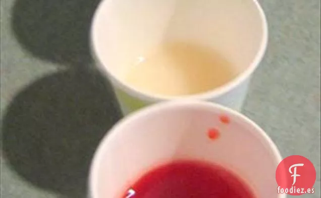 Limonada De Miel Con Cubos De Frambuesa