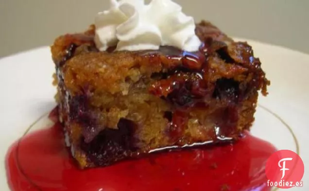 Pastel De Arándanos Frescos Con Salsa De Arándanos