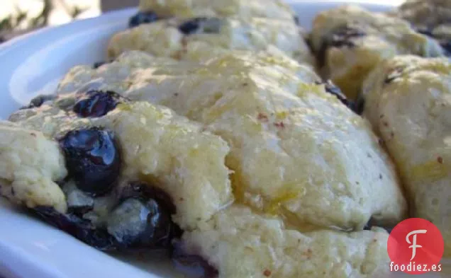 Bollos De Arándanos Con Glaseado De Limón