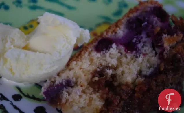 Pastel de Harina de Maíz con Bayas Invertidas