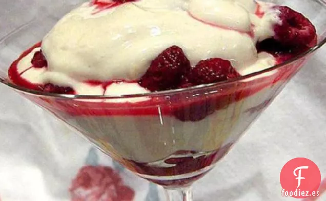 Arándanos o Frambuesas Con Crema
