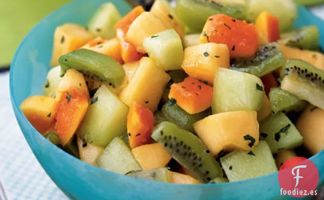 Ensalada de Frutas con Aderezo de Menta Cítrica