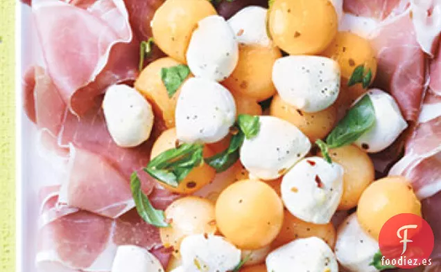 Melón y Mozzarella con Jamón y Albahaca