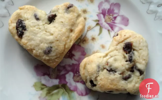 Bollos Secos de Cereza y Chocolate en Forma de Corazón