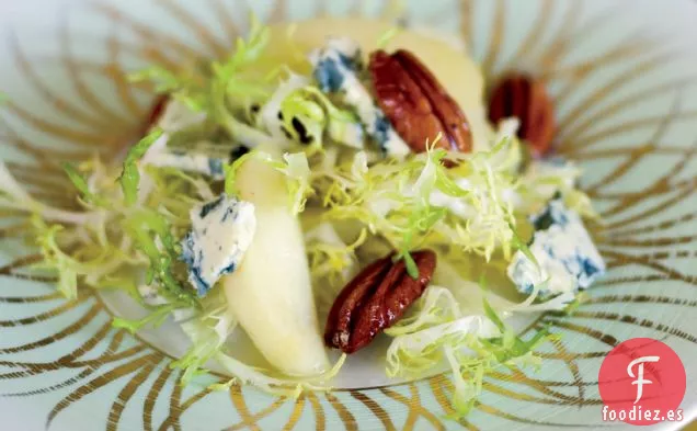 Ensalada de Achicoria con Membrillo y Pacanas