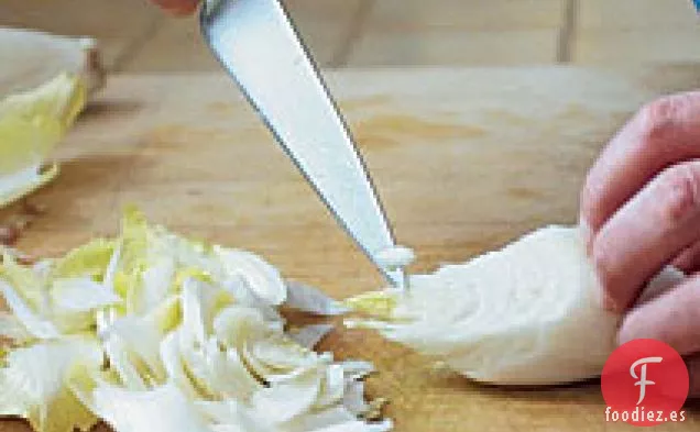 Ensalada De Escarola, Manzana y Nuez Con Roquefort