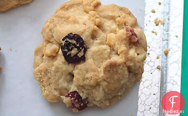 Galletas de Chocolate Blanco, Arándanos y Nueces de Macadamia