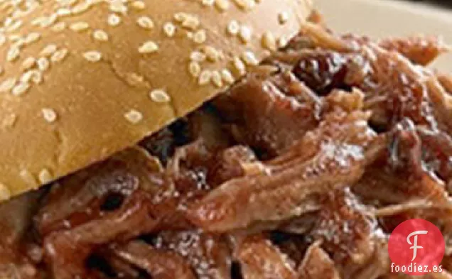 Sándwiches de Cerdo a la Barbacoa Dulces y Ahumados de Cocción Lenta