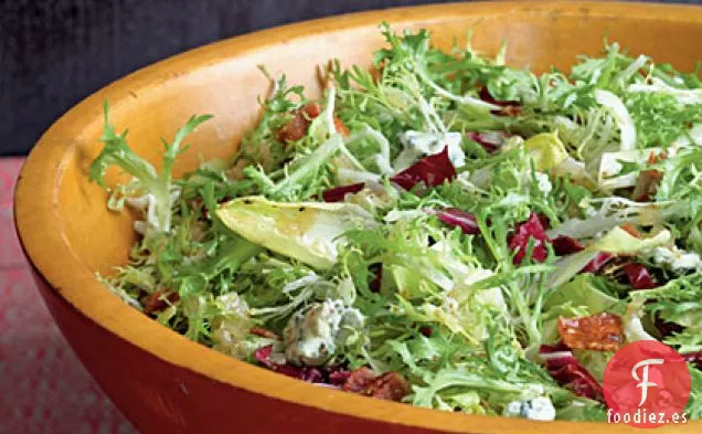 Ensalada Frisée con Vinagreta de Tocino y Arce