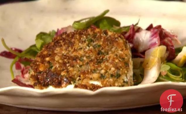 Verduras Amargas Marchitas con Crujiente Queso de Cabra de Nuez