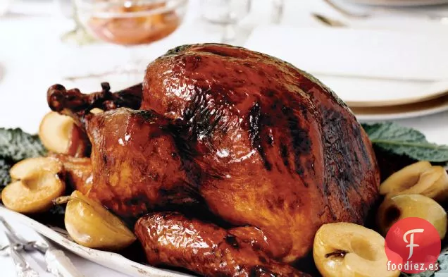 Pavo Ahumado Lento con Jarabe de Caña y Glaseado de Café