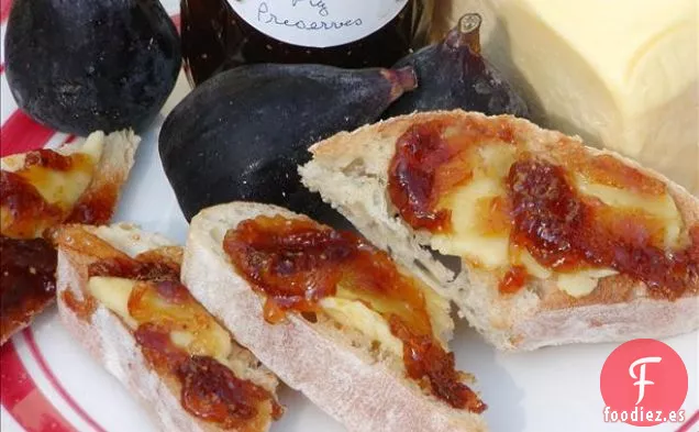 Pizza Gourmet de Higo Fresco, Cebolla Caramelizada y Queso de Cabra