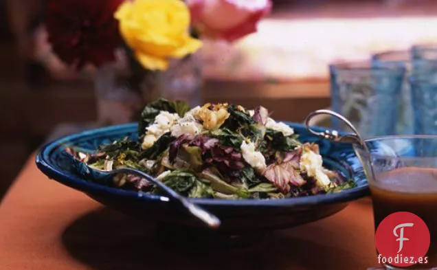 Verduras Amargas con Vinagreta de Membrillo y Queso Azul