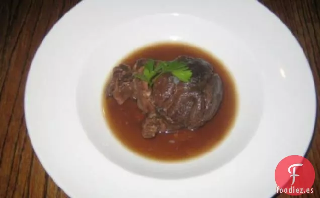 Trozos de Carne de Res de Corte Central Estofados con Vino Tinto