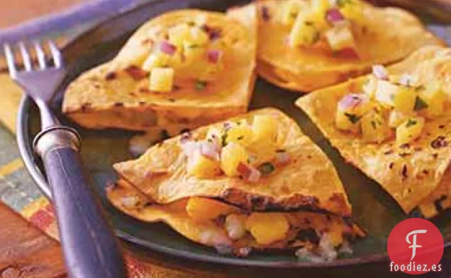 Quesadillas de Queso y Maíz con Salsa Tropical