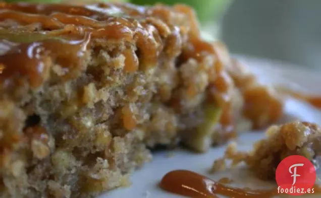 Pastel De Manzana Grueso Con Salsa De Caramelo