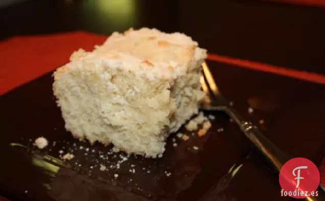 Pastel de Miga Relleno de Queso Crema