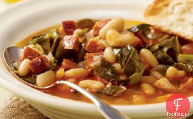 Sopa De Frijoles Blancos Con Andouille y Berza