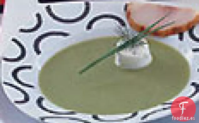 Sopa Tibia de Pepino con Vieira y Muselina de Lenguado