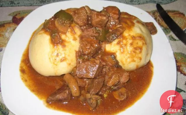 Pastel de Carne Relleno de Pan de Maíz