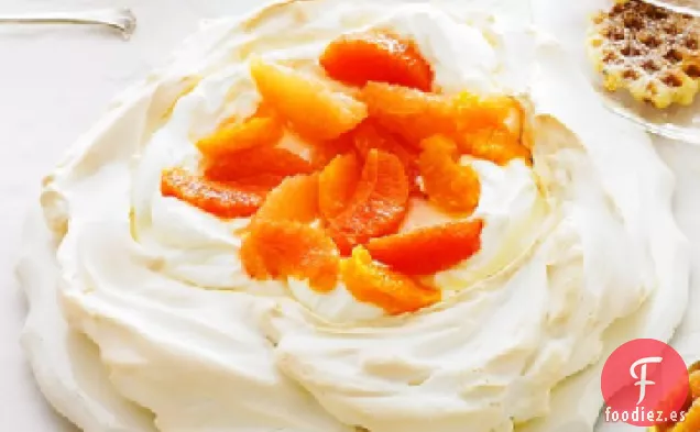 Pavlova con Naranjas Escalfadas de Vainilla