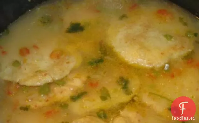 Sopa De Capirotadas Hondureñas (Sopa de Pastel de Queso y Harina de Maíz)