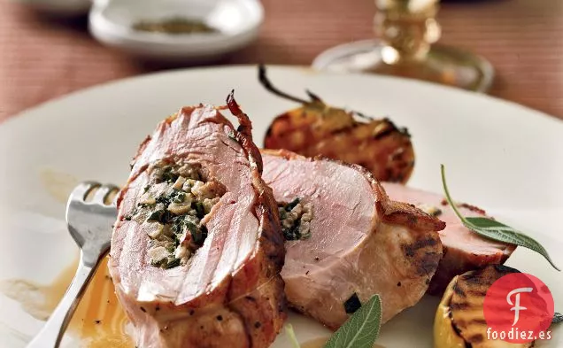 Lomos de Cerdo Rellenos con Tocino y Salsa Riesling de Manzana