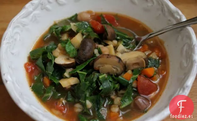 Receta de Sopa de Cebada con Champiñones Vegetarianos