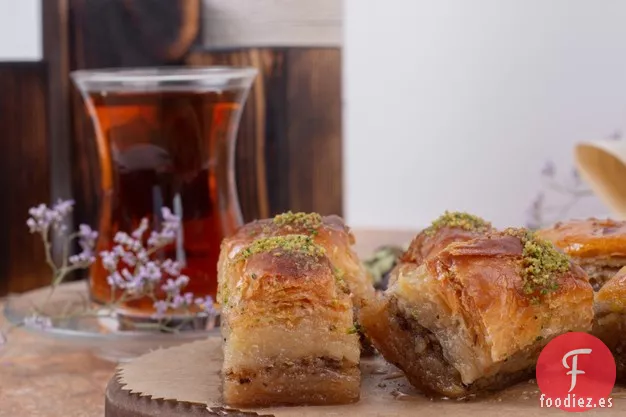 Receta de Helado de Baklava con Duraznos a la parrilla