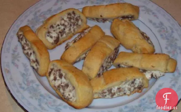 Cruasanes de Queso Crema y Salchichas