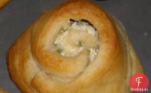 Molinillos de Jalapeño y Pollo en Forma de Media Luna