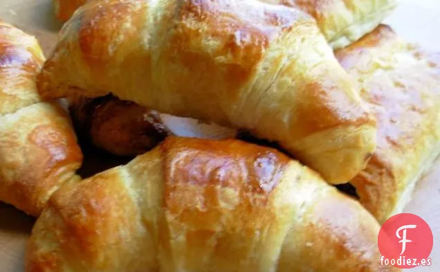 Cruasanes Franceses Tradicionales con Mantequilla para Desayunos de Bistró Perezosos