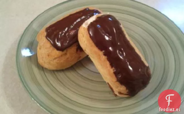 Bollos de Crema o Eclairs Con Crema Pastelera De Vainilla