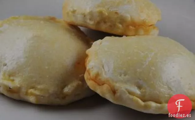 Pukacapas-Empanadas de Queso Picante (Bolivia)