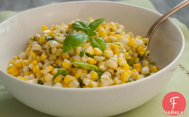 Ensalada De Maíz Fresco Con Cebolletas Y Albahaca