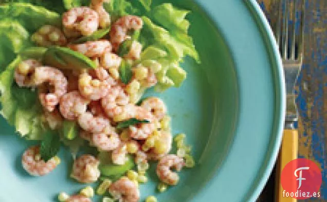 Ensalada De Camarones Y Maíz En Tazas De Lechuga Bibb